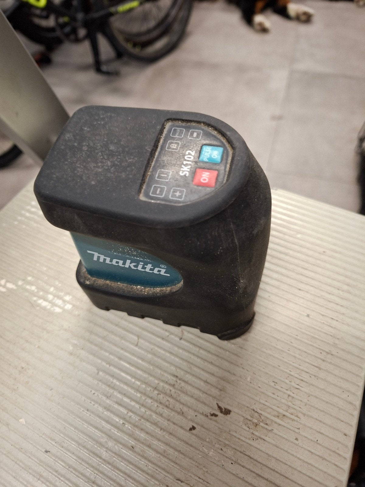 Makita SK102 Kruislijnlaser met tas, Ophalen, Gebruikt, Licht