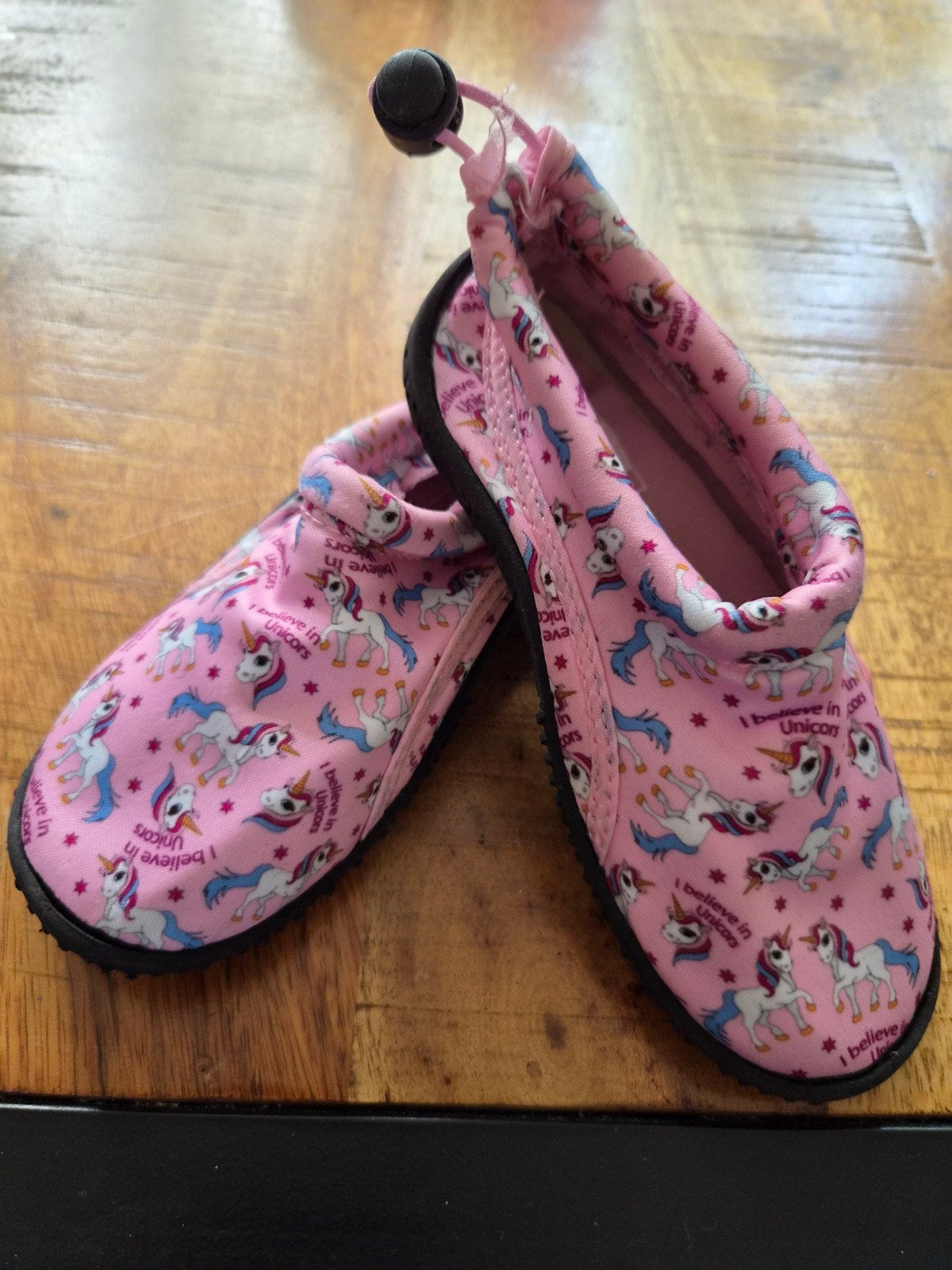 Waterschoenen maat 28 met eenhoornprint, Kinderen en Baby's, Kinderkleding | Schoenen en Sokken, Gebruikt, Meisje, Schoenen, Ophalen of Verzenden