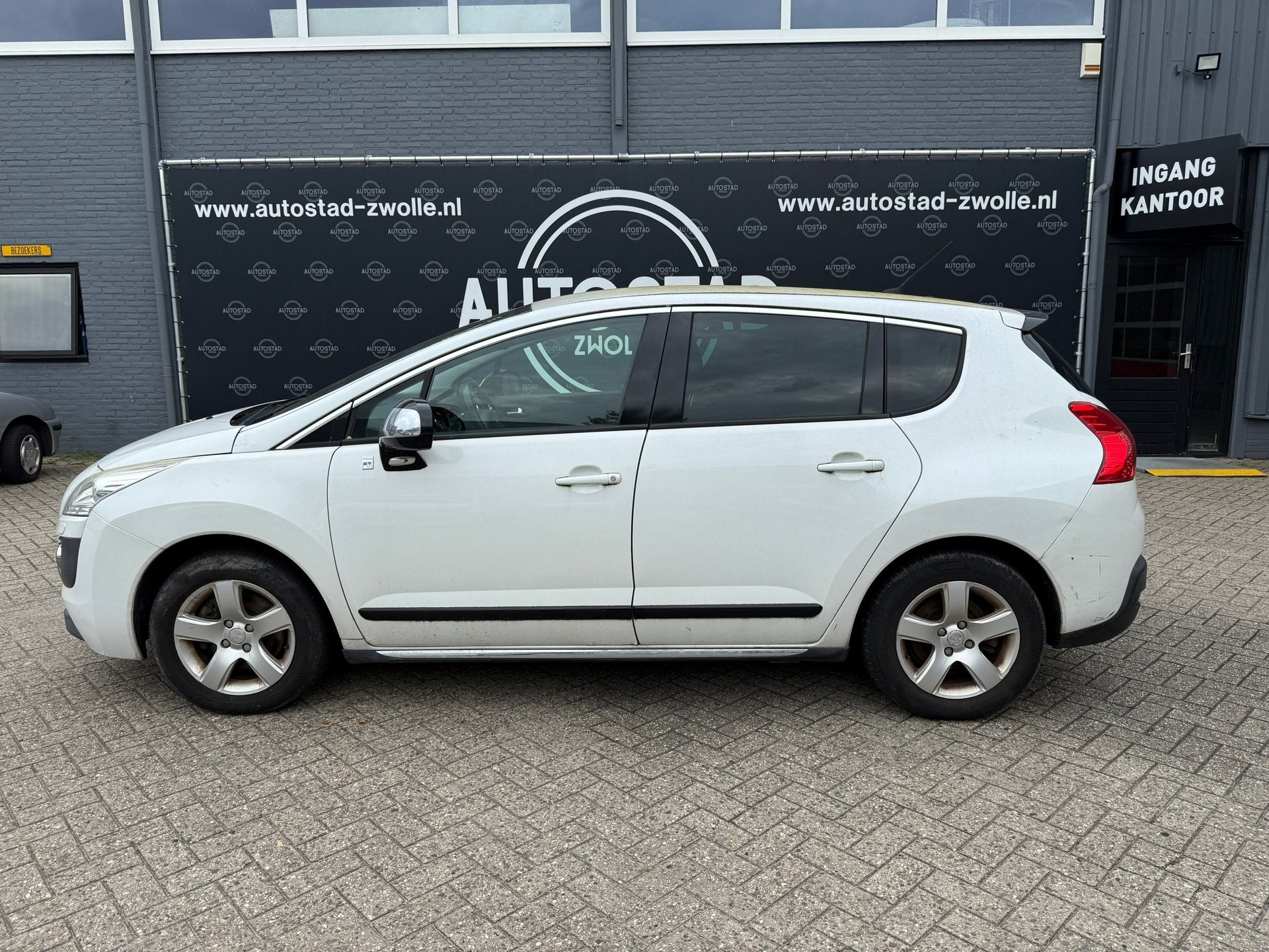 Peugeot 3008 2.0 HDiF HYbrid4 Blue Lease Let op start niet A, Automaat, Euro 5, Gebruikt, 770 kg