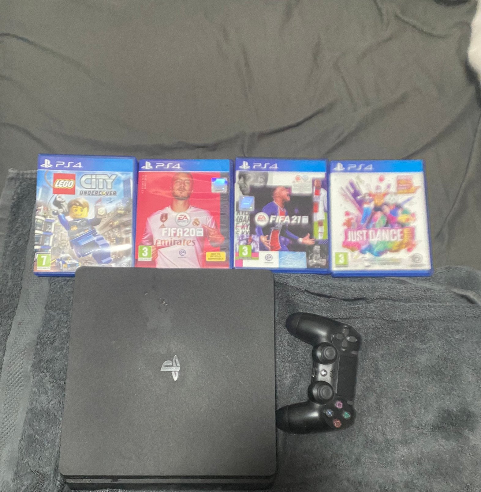 PlayStation 4 Slim 500GB + TV + Controller + 4 Games, Ophalen, Zo goed als nieuw, Met 1 controller, Slim