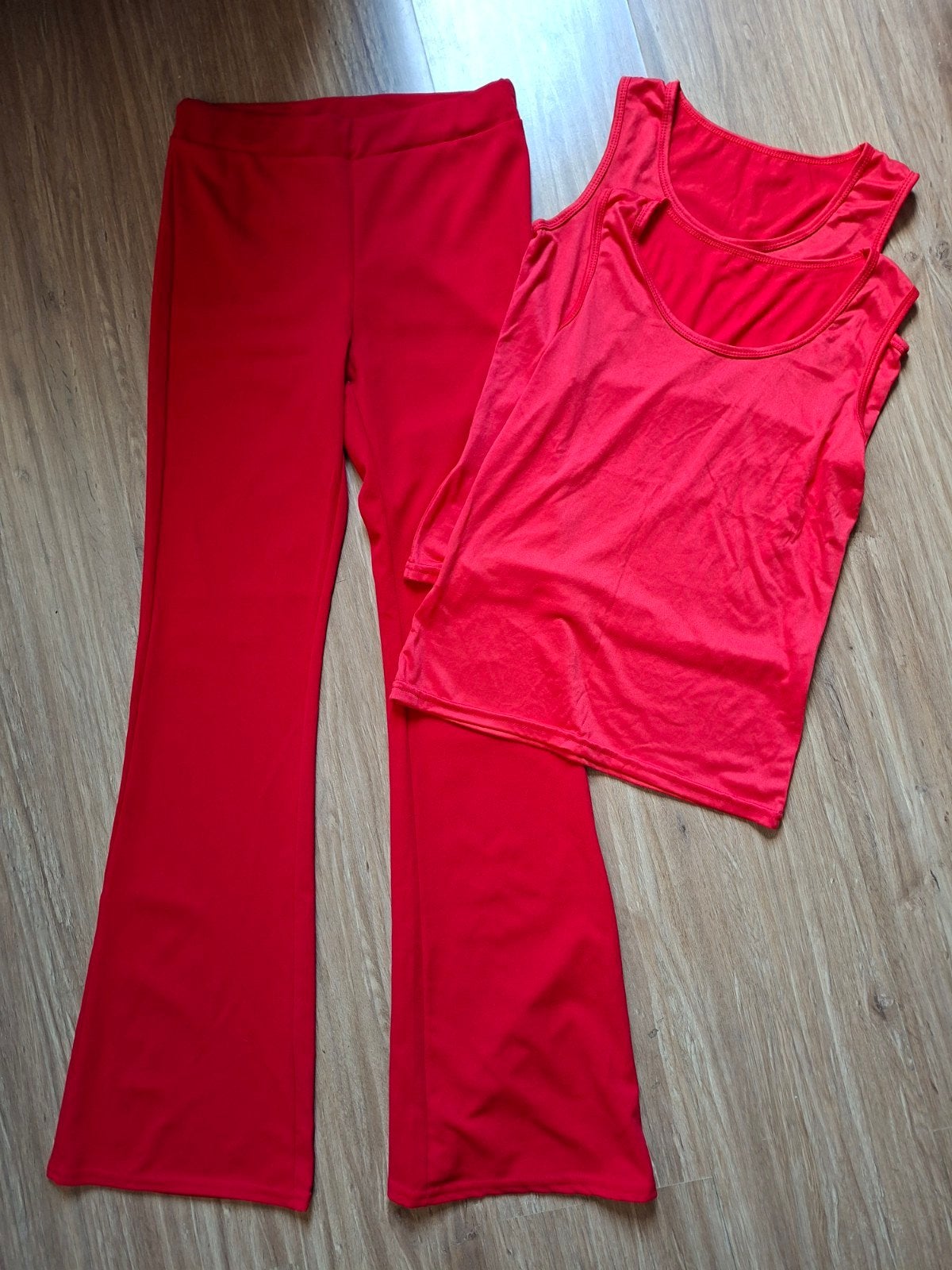 ZGAN rode flared broek en twee tops - Set Maat S, Ophalen of Verzenden, Zo goed als nieuw, Maat 36 (S), Lang