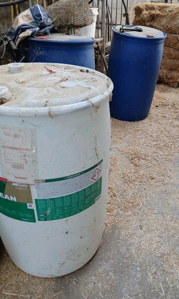 200 liter vaten, 150 liter of meer, Ophalen