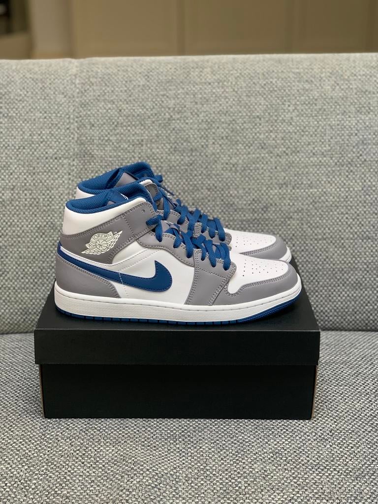 Jordan 1 mid true blue 38, Blauw, Nieuw, Ophalen of Verzenden, Sneakers of Gympen