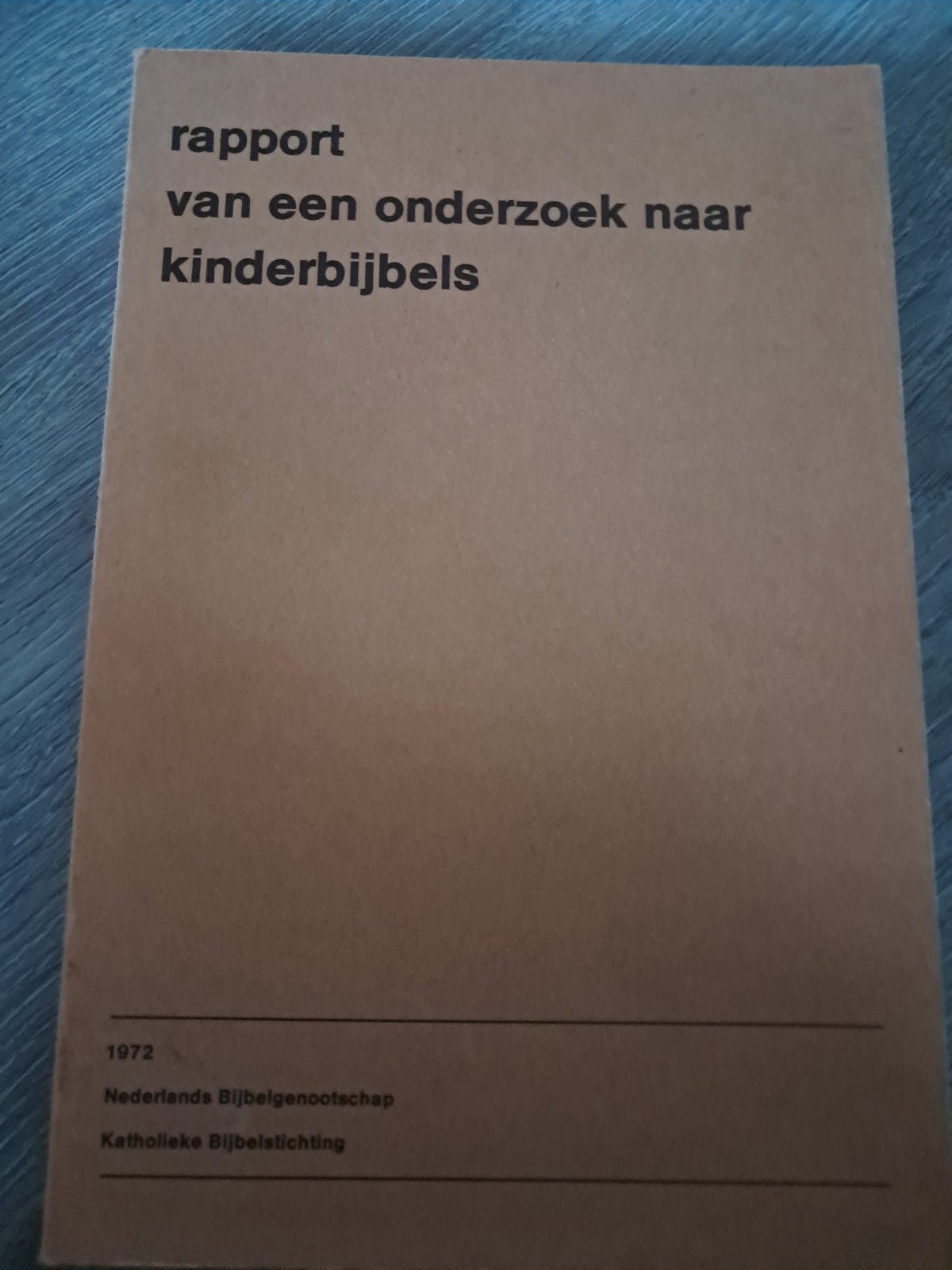 E2 Rapport onderzoek kinderbijbels (1972), Boeken, Ophalen of Verzenden, Gelezen, Nederlands Bijbelgenootschap, Katholieke Bijbelstichting