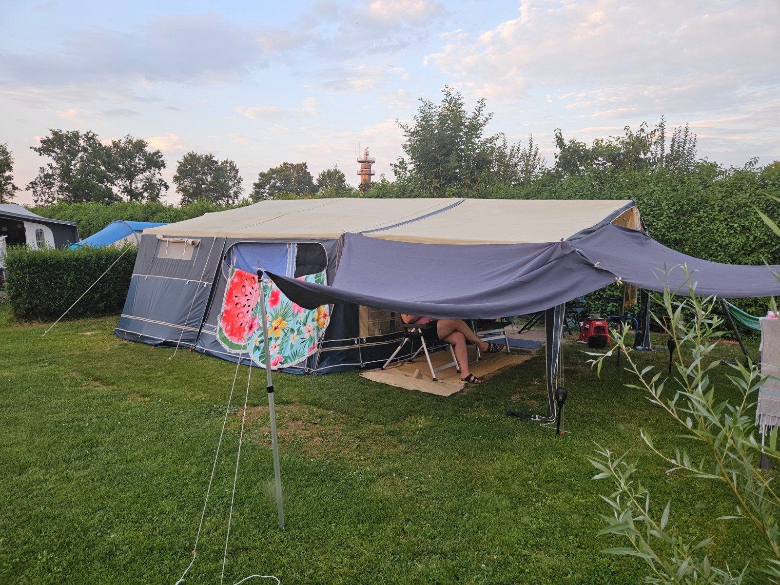 Gerjak 4 seasons vouwwagen (2-8 personen), Blauw, Aanwezig, Meer dan 6, Ophalen