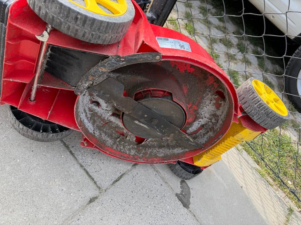 Wolf grasmaaier - Elektrisch, met opvangzak, Tuin en Terras, Grasmaaiers, Gebruikt, Elektrische grasmaaier, 30 t/m 39 cm, Cirkelmaaier