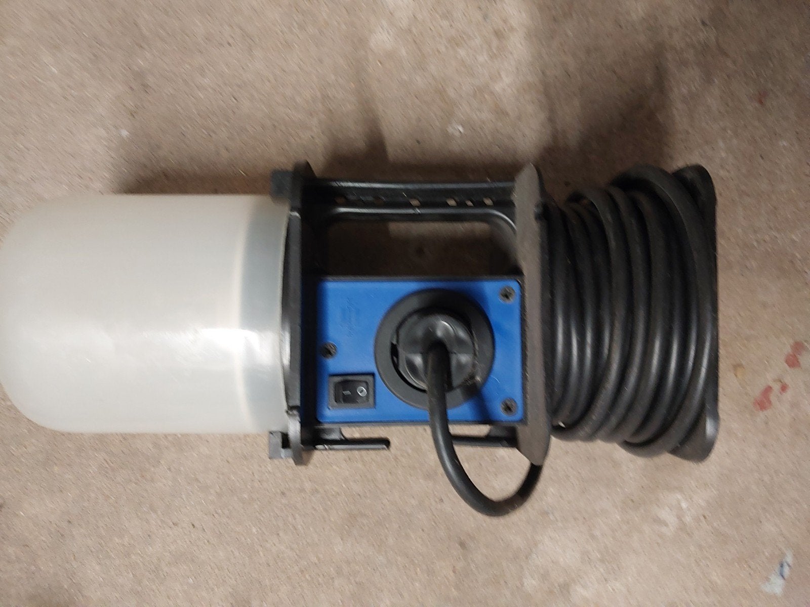 Lamp met stopcontact., Telecommunicatie, Antennes en Masten, Ophalen of Verzenden, Antenne