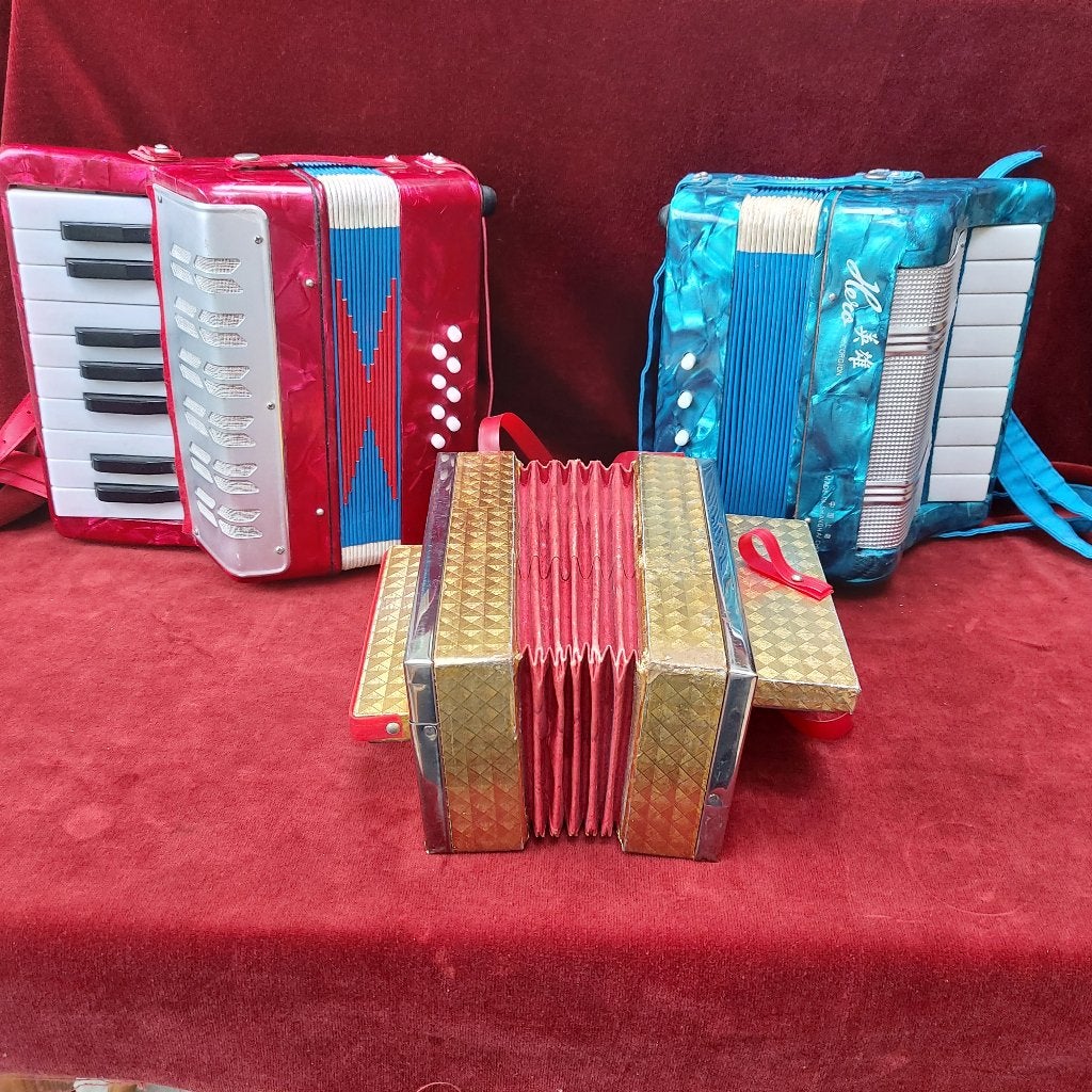 accordeon 3 kleine accordeons  in goede staat ., Overige merken, Met riemen, 32-bas, Ophalen of Verzenden