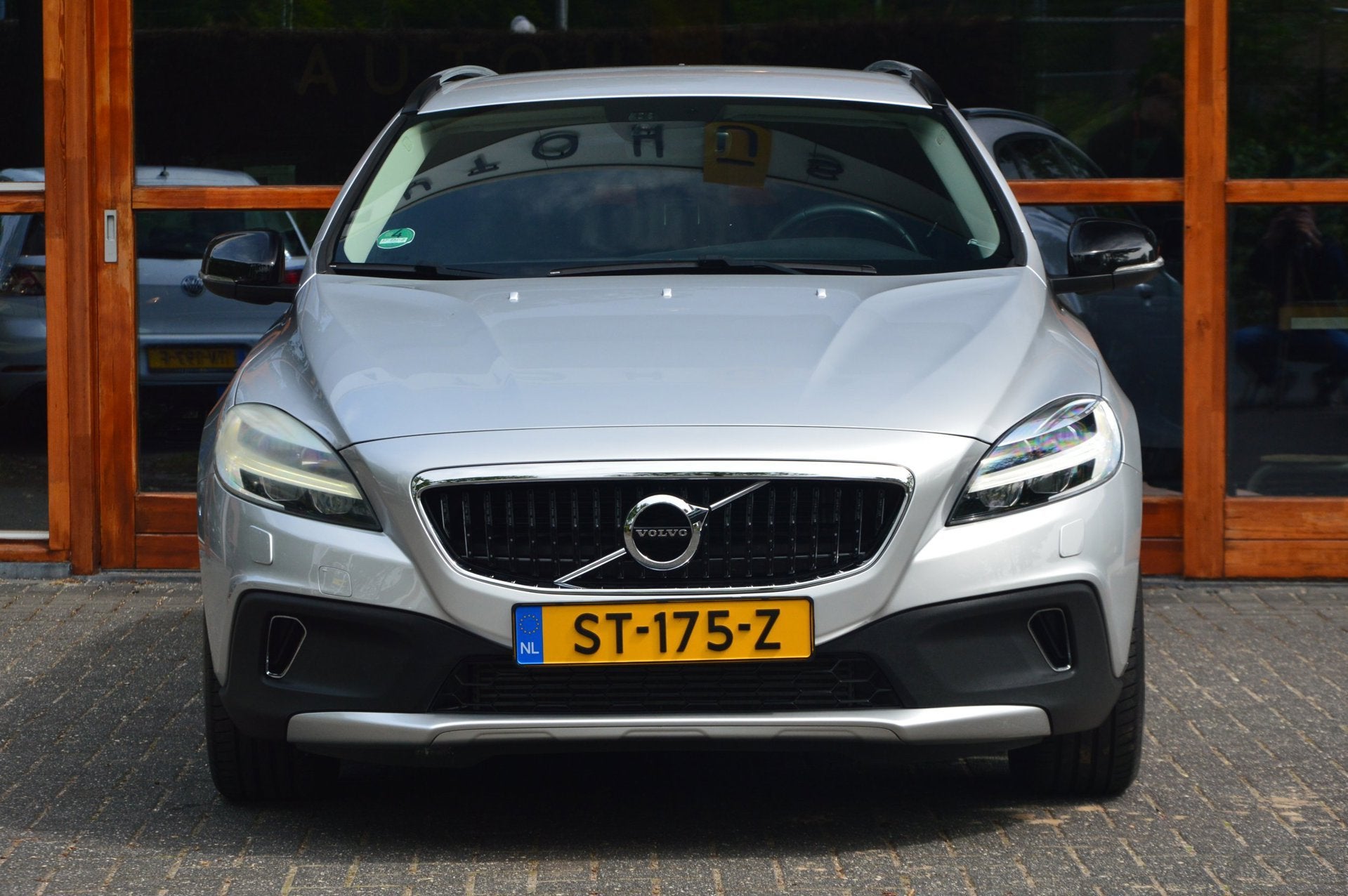 Volvo V40 Cross Country T3 Geartronic | Camera | Trekhaak 15, 700 kg, Leder en Stof, Origineel Nederlands, Bedrijf