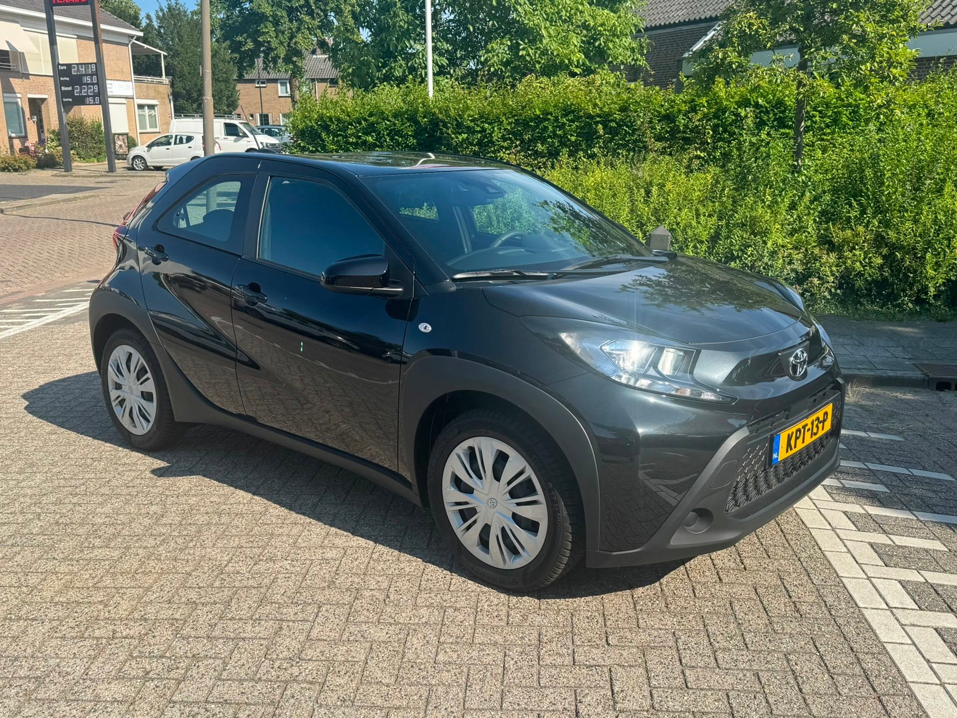 Toyota Aygo X 1.0 VVT-i MT Play Keyless ,Climate cont, stoel, 920 kg, 4 stoelen, Zwart, Handgeschakeld