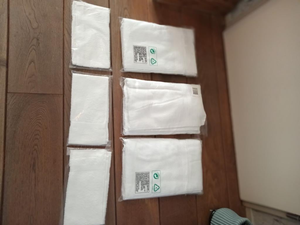 3 nieuwe badlakens en 3 gastendoekjes, Ophalen of Verzenden, Nieuw
