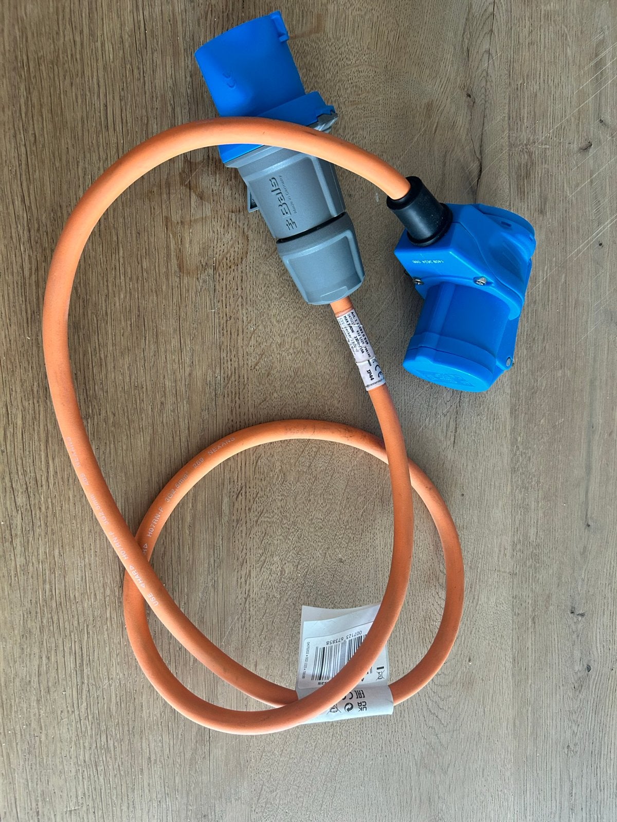 CEE Verlengsnoer 230V/16A - Max 3680W, Caravans en Kamperen, Caravan accessoires, Ophalen of Verzenden, Zo goed als nieuw