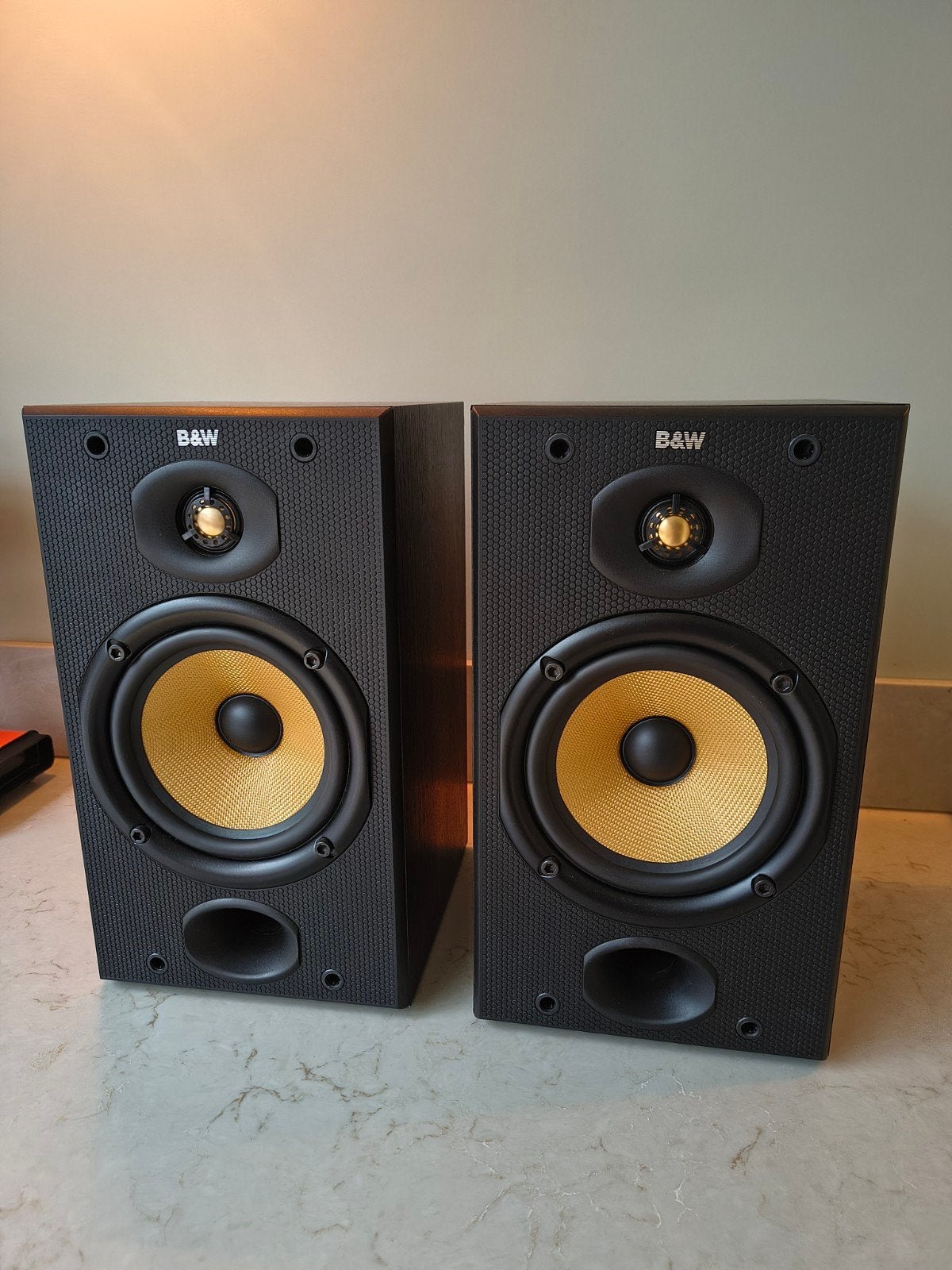 B&W DM601 - luidsprekers
