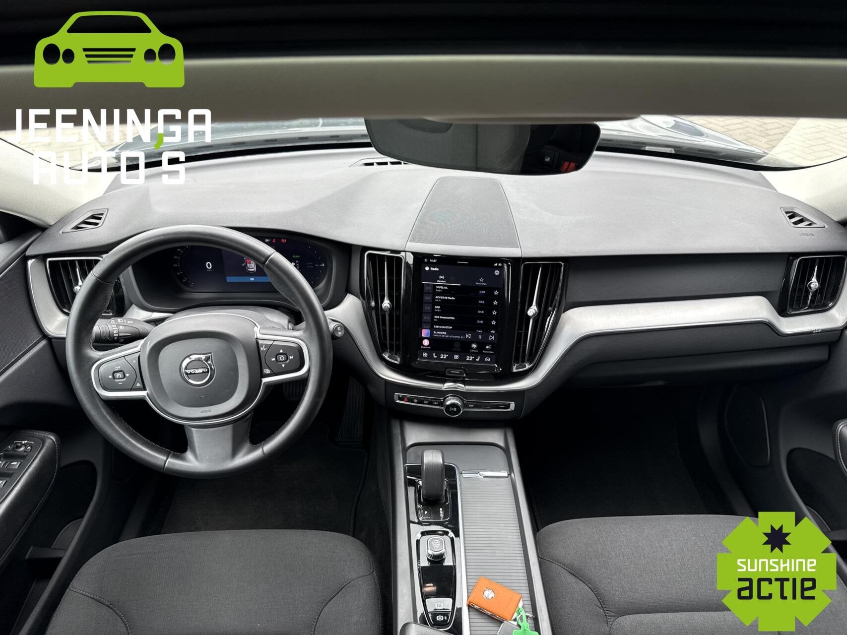 Volvo XC60 2.0 T6 Plug-in hybrid AWD Inscription|LongRange|P, Auto's, Automaat, Stof, Gebruikt, Zwart