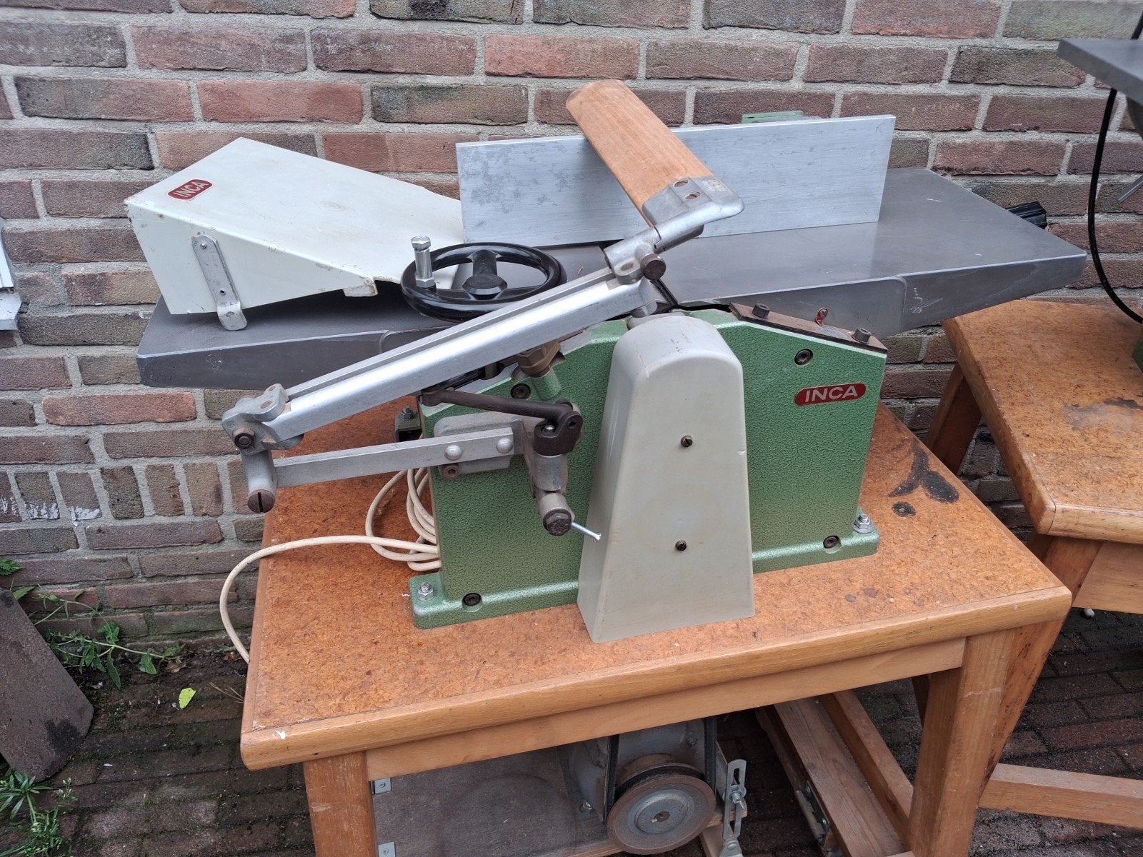 Inca lintzaag en vlakvandiktebank op 230v., Ophalen