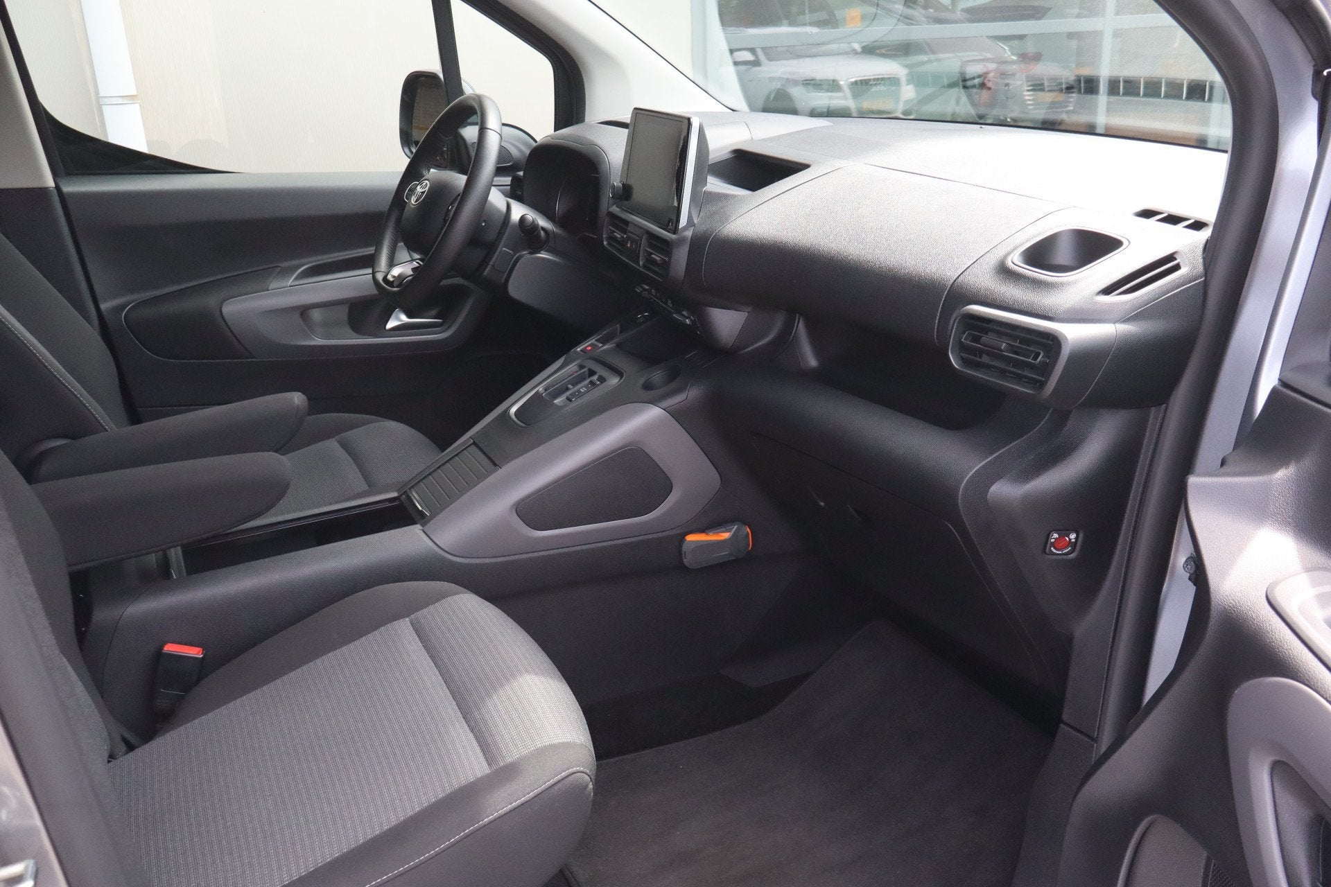 Toyota PROACE CITY Verso Electric Dynamic Long 50 kWh 7p NL-, 136 pk, Gebruikt, Overige carrosserieën, 1776 kg