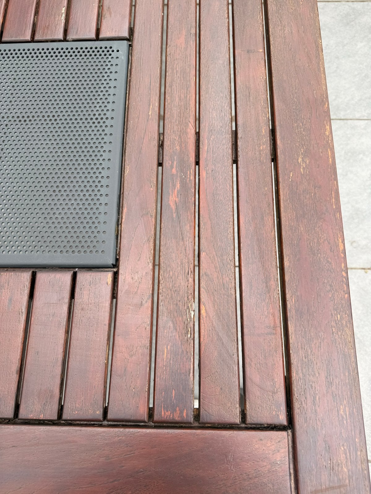 Houten tuintafel met metalen onderstel merk Hartman, Ophalen, Gebruikt, Rechthoekig, Hout