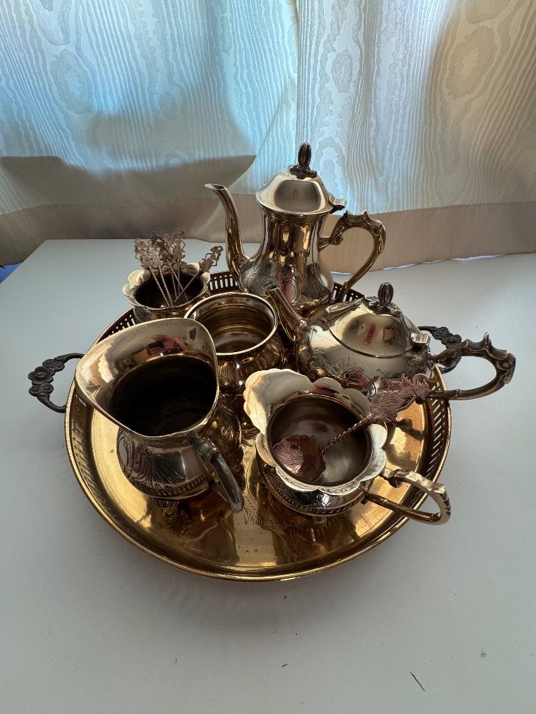 Goudkleurig Koffie & Thee stel, Antiek en Kunst, Ophalen of Verzenden, Goud
