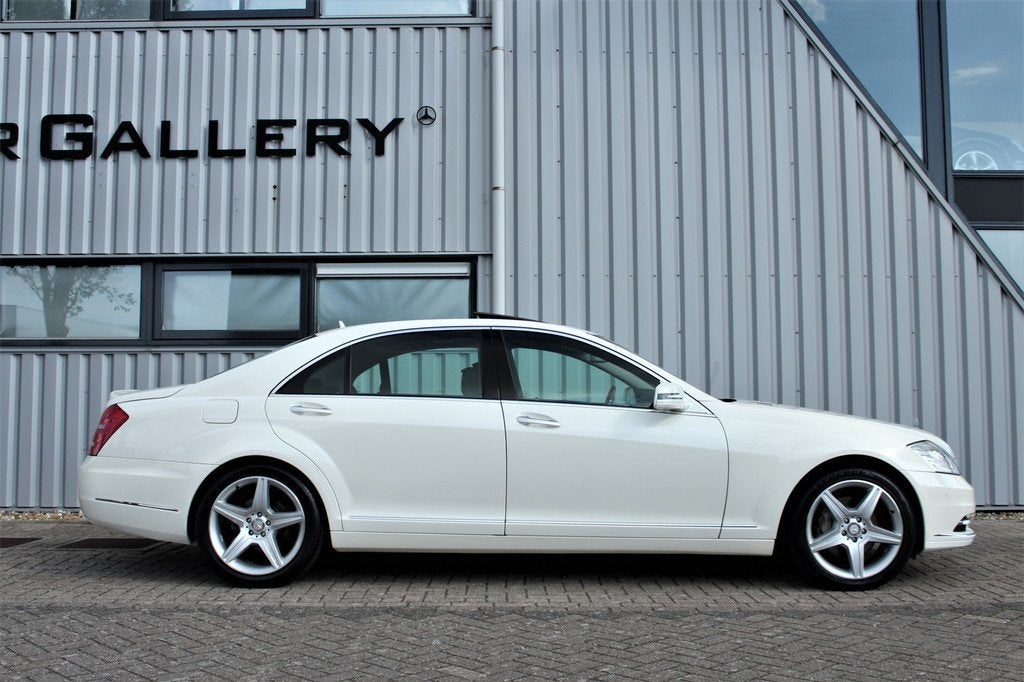 Mercedes-Benz S-Klasse S 400 HYBRID Lang Youngtimer BTW auto, Auto's, Mercedes-Benz, Euro 5, Achterwielaandrijving, Gebruikt, Zwart