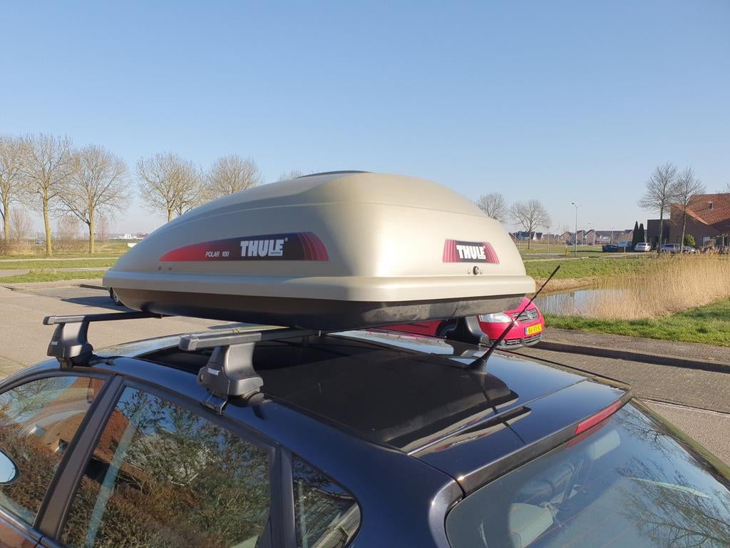 Te huur: ruime dakkoffer – 350 liter inhoud, Ophalen, Zo goed als nieuw