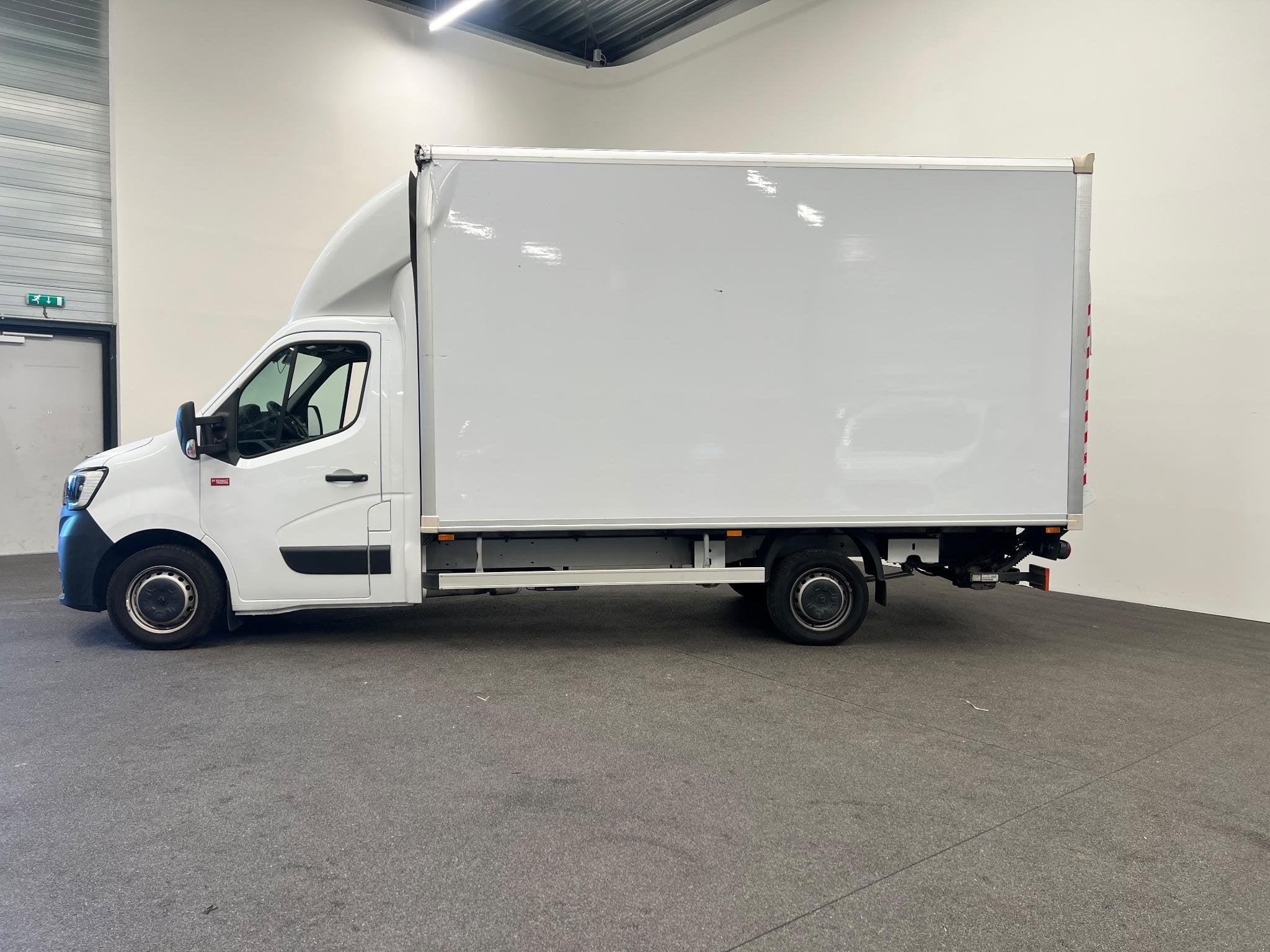 Renault Master T35 2.3 150PK Automaat Bakwagen Laadklep Meub, Stof, Gebruikt, 4 cilinders, 150 pk