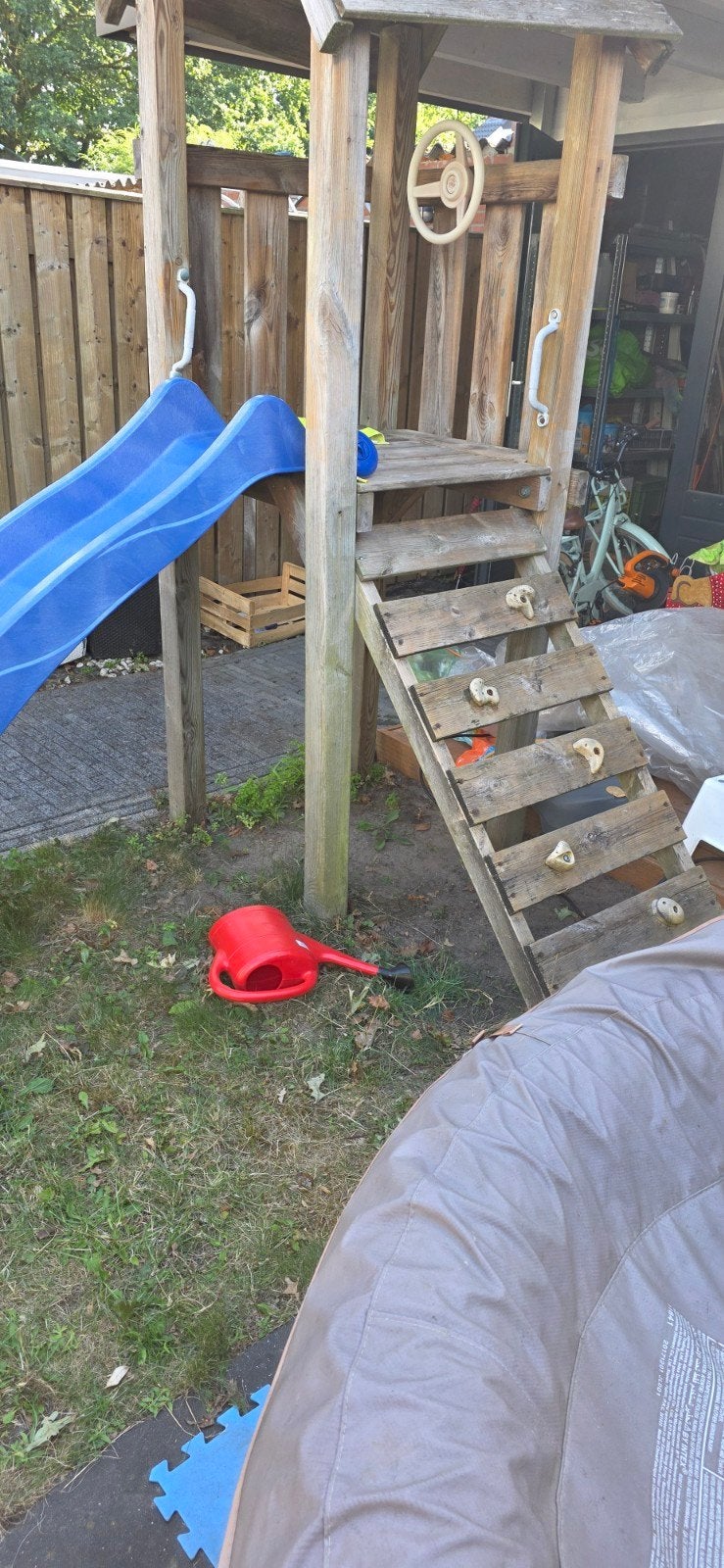 Speelhuisje met glijbaan gratis, Ophalen, Gebruikt, Hout