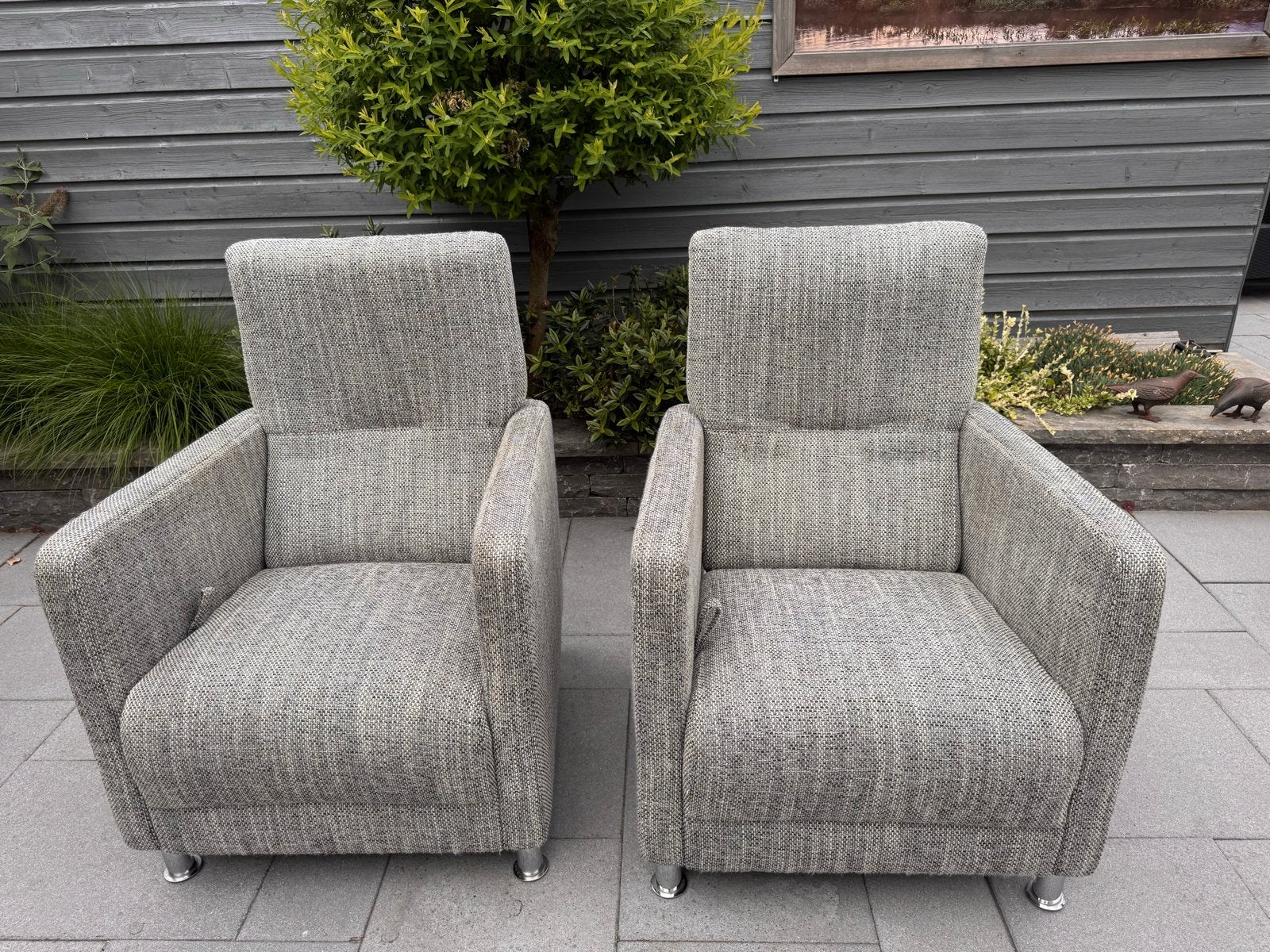 Twee comfortabele fauteuils - grijs gestoffeerd, Huis en Inrichting, Fauteuils, Ophalen, 75 tot 100 cm, Zo goed als nieuw, Stof