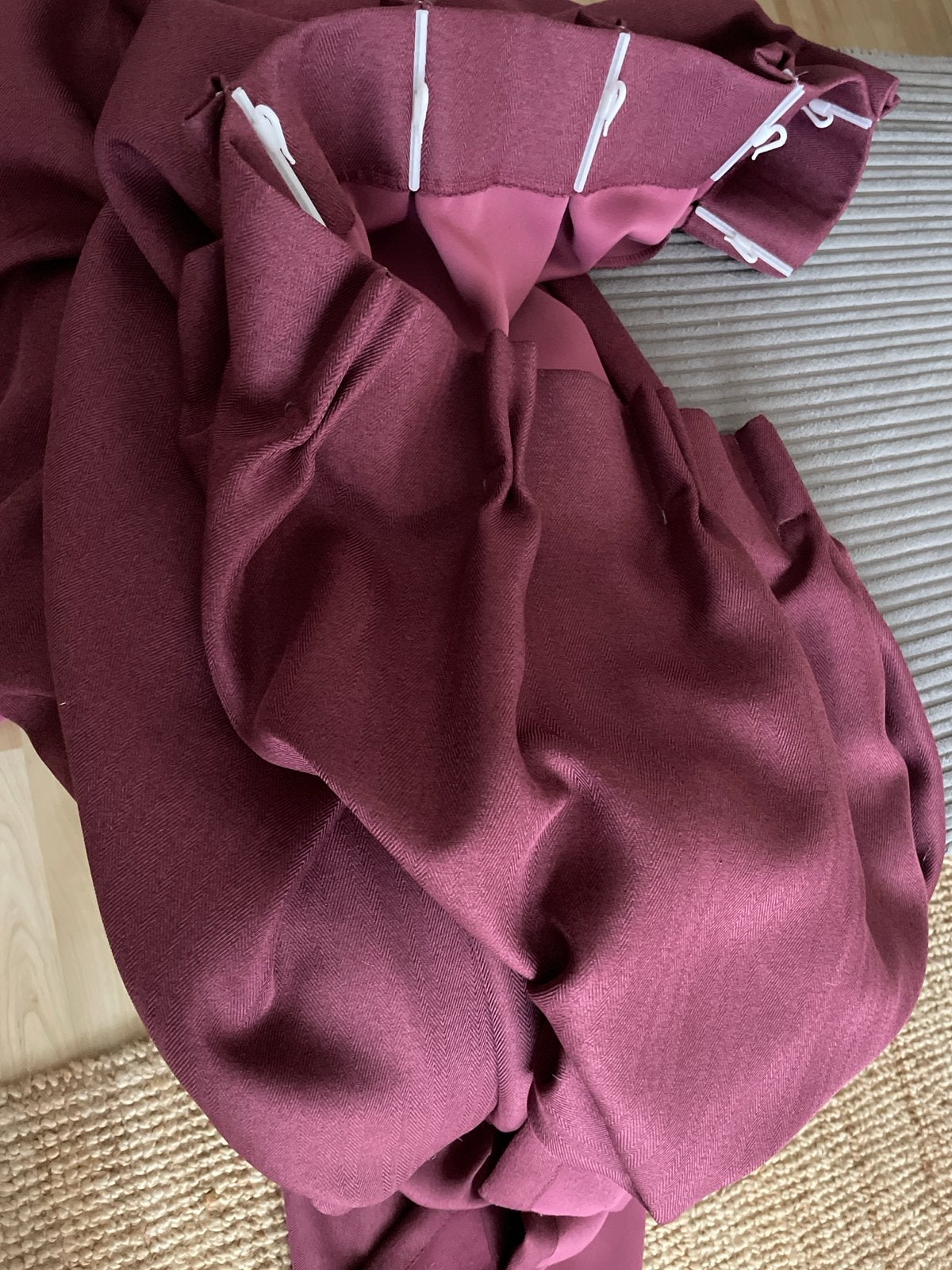 2x Verduisterende Gordijnen Bordeaux Rood - 115x210 cm incl., Huis en Inrichting, Stoffering | Gordijnen en Lamellen, Met haken