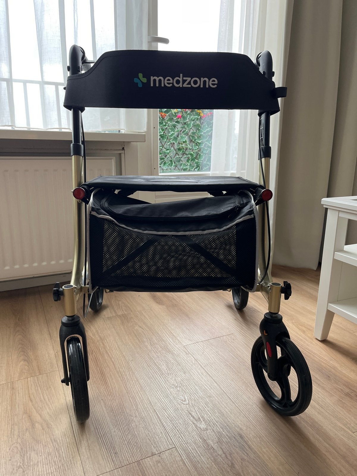 Goudkleurige Rollator medzone maat M, Diversen, Ophalen, Zo goed als nieuw