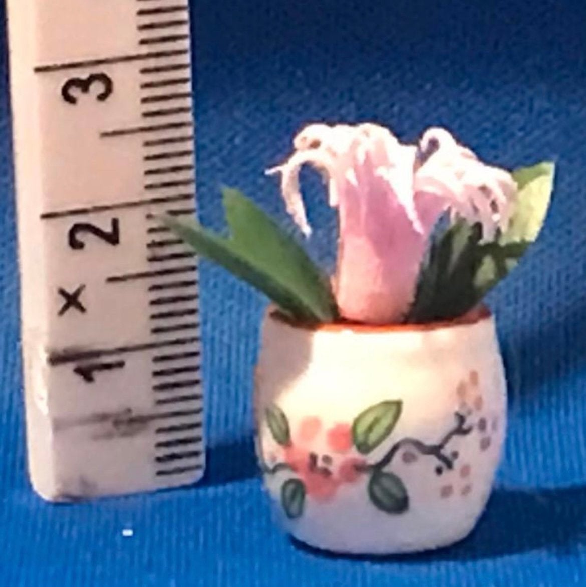 Miniatuur Bloempotje met Roze Bloemen voor poppenhuis, Ophalen of Verzenden, Zo goed als nieuw, Poppenhuis