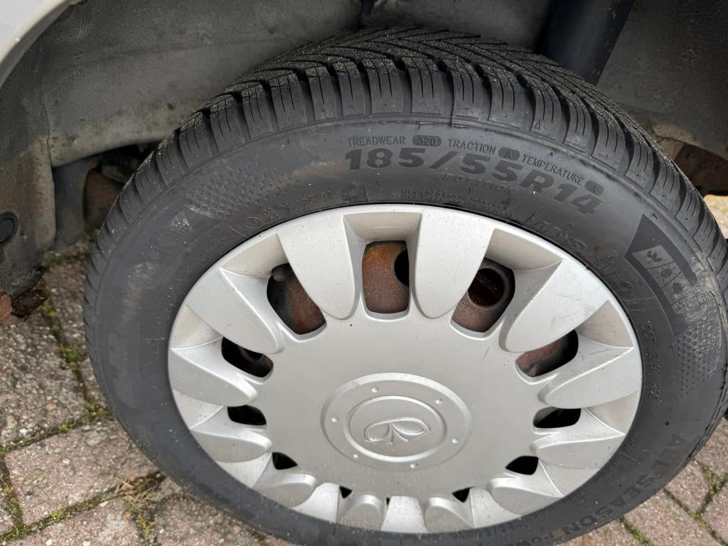 Daewoo Kalos 1.4 16V Sedan AUT 2004 Grijs, Auto's, 40 €/maand, 4 cilinders, Origineel Nederlands, Particulier