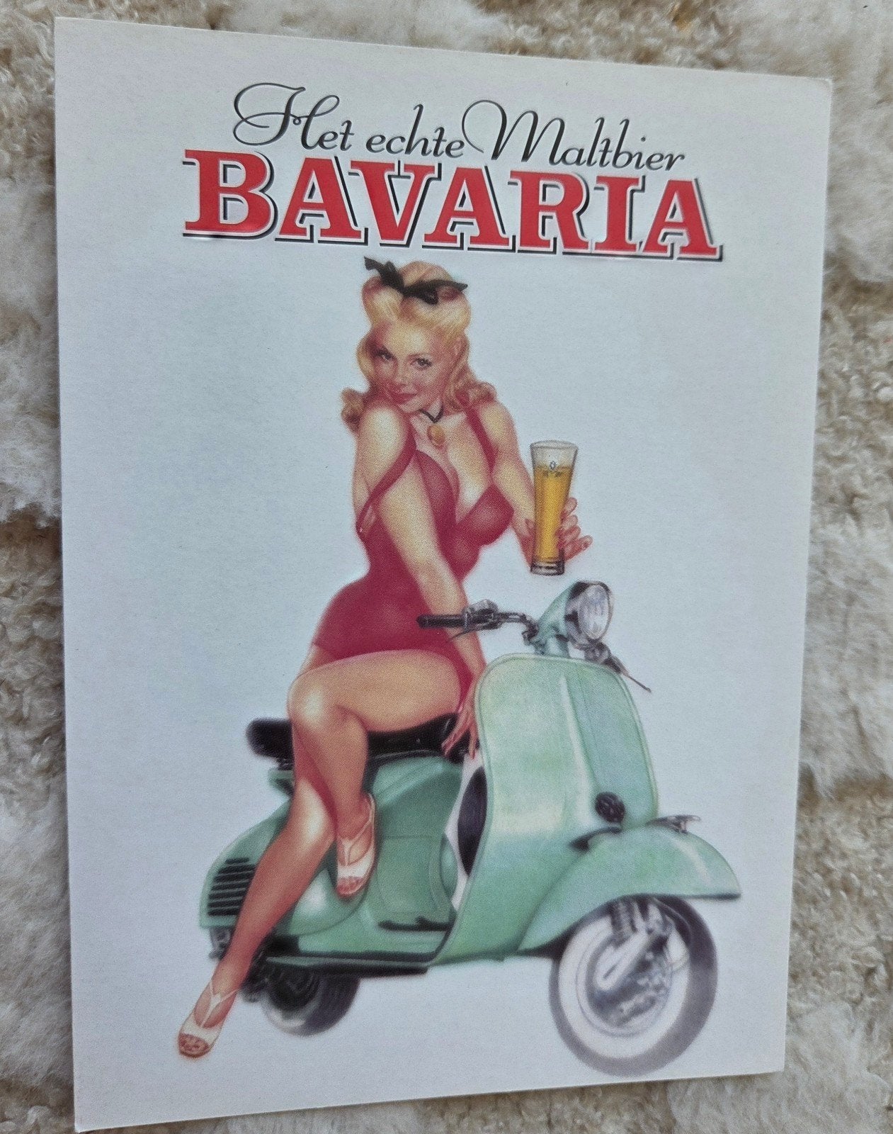 Vintage Bavaria Maltbier Pin-up Ansichtkaart, Verzamelen, Verzenden, 1980 tot heden, Ongelopen, Overige thema's