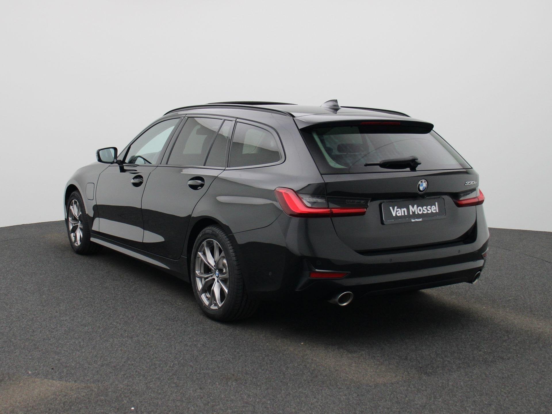 BMW 3-serie Touring 330e eDrive Edition | PANORAMADAK | HALF, Auto's, Achterwielaandrijving, Gebruikt, 4 cilinders, Zwart