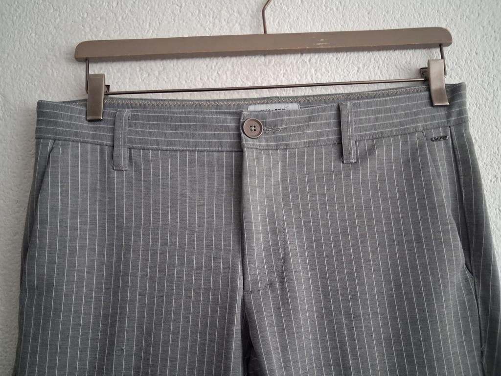 Only & Sons Gestreepte Broek - Maat W30 L32, Kleding | Heren, Broeken en Pantalons, Zo goed als nieuw, Maat 46 (S) of kleiner