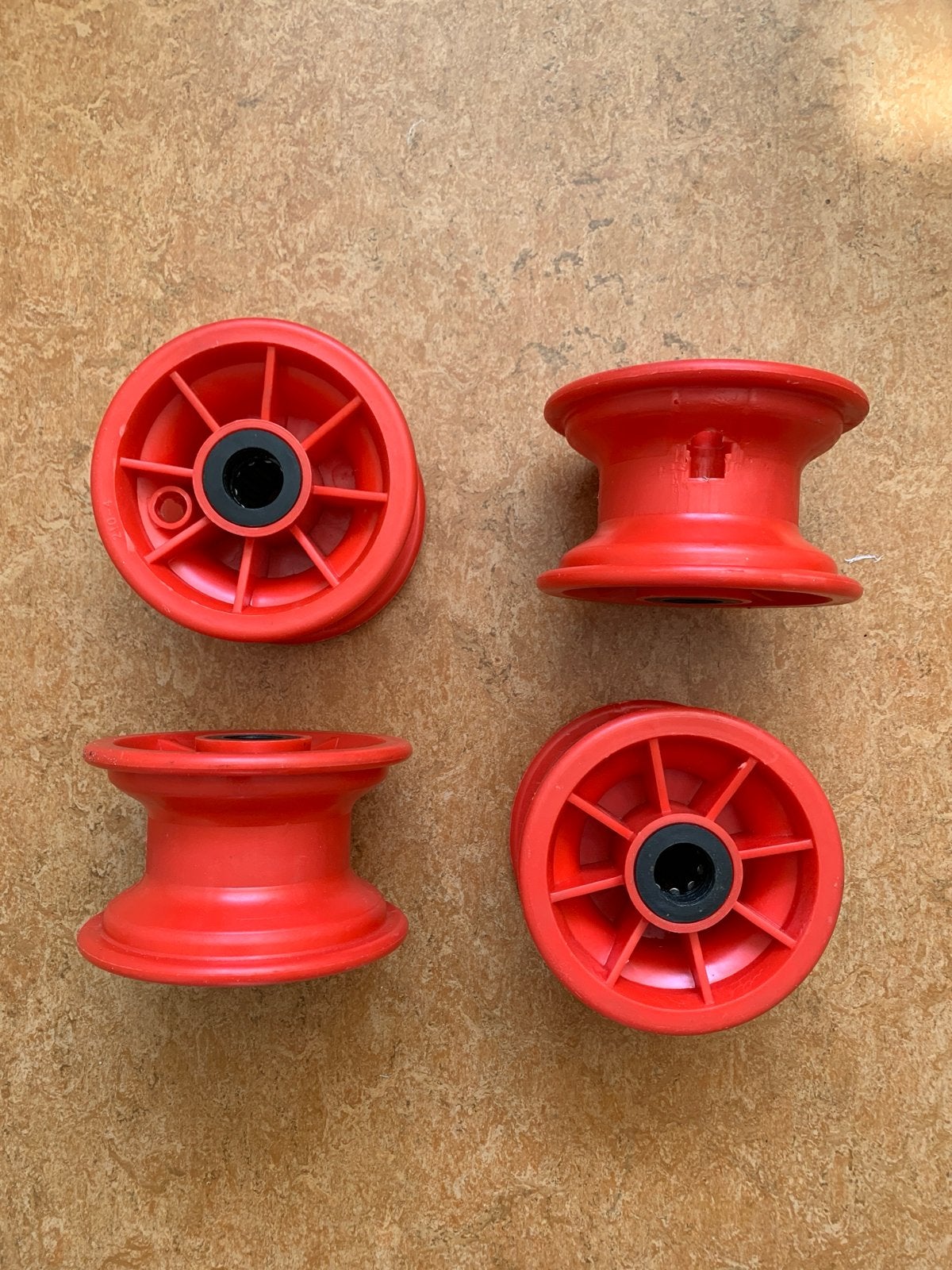 Rode kunststof velgen (4 stuks), Ophalen, Nieuw