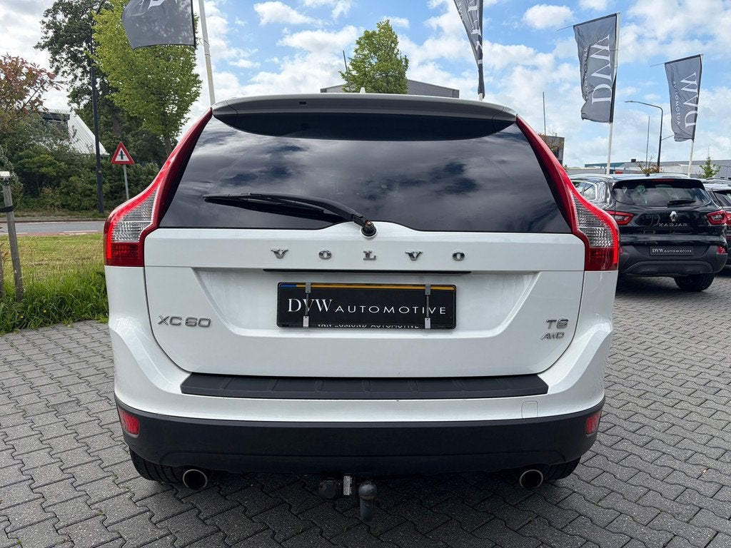 Volvo XC60 3.0 T6 Momentum, Automaat, Gebruikt, Wit, Bedrijf