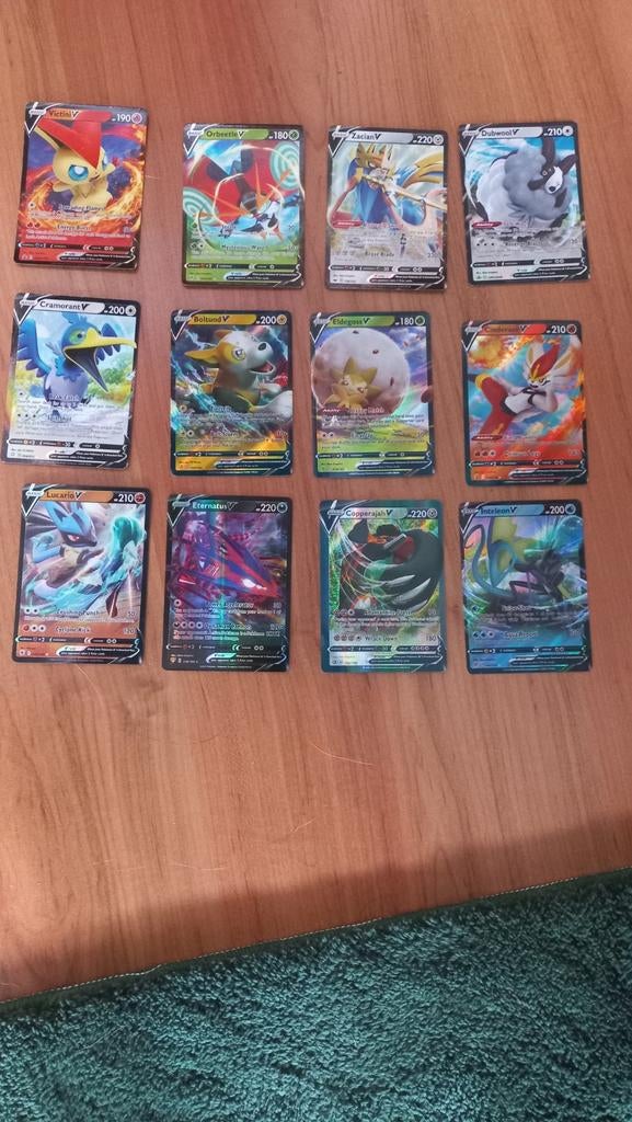 Diverse V en Vmax Pokemonkaarten, Hobby en Vrije tijd, Verzamelkaartspellen | Pokémon, Zo goed als nieuw, Meerdere kaarten, Ophalen of Verzenden
