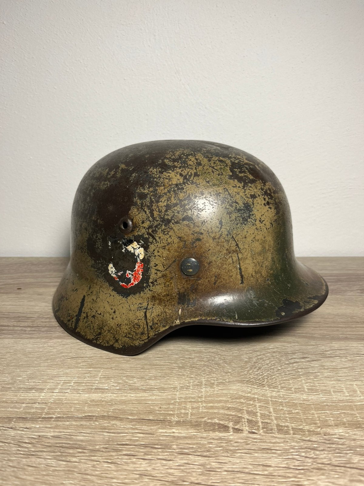 Orginele duitse m35 dd luftwaffe 3-tone camo stahlhelm//wo2, Ophalen of Verzenden, Luchtmacht, Duitsland, Helm of Baret