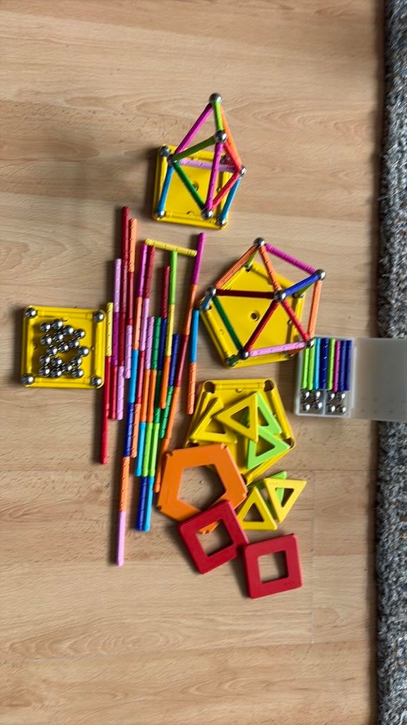 Geomag speelset met vele onderdelen - Gebruikt, nog zeer goe, Ophalen, Zo goed als nieuw