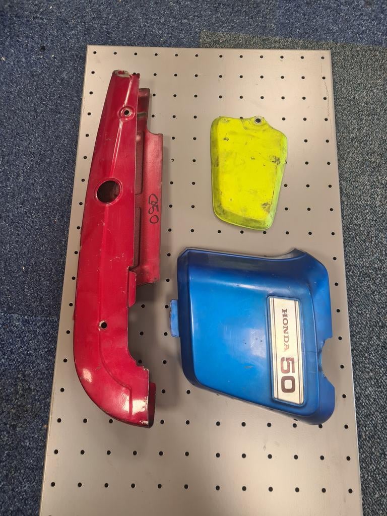 Honda cd 50 ss 50 delen, Fietsen en Brommers, Ophalen of Verzenden, Gebruikt, Uitlaat, Overige merken