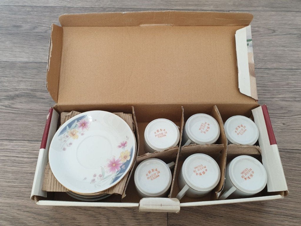 12x stuks mooi servies voor thee of koffie ️ ( compleet ), Ophalen