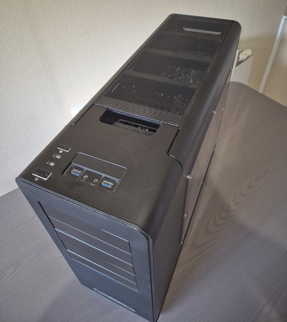 Silverstone FT02 incl PCI-e 4.0 riser kabel, Ophalen of Verzenden, Gebruikt