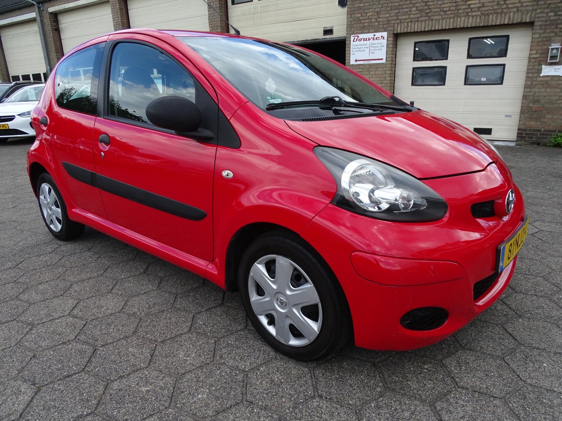 Toyota Aygo 1.0-12V Access 5 DEURS, Auto's, Voorwielaandrijving, Euro 5, Stof, Zwart