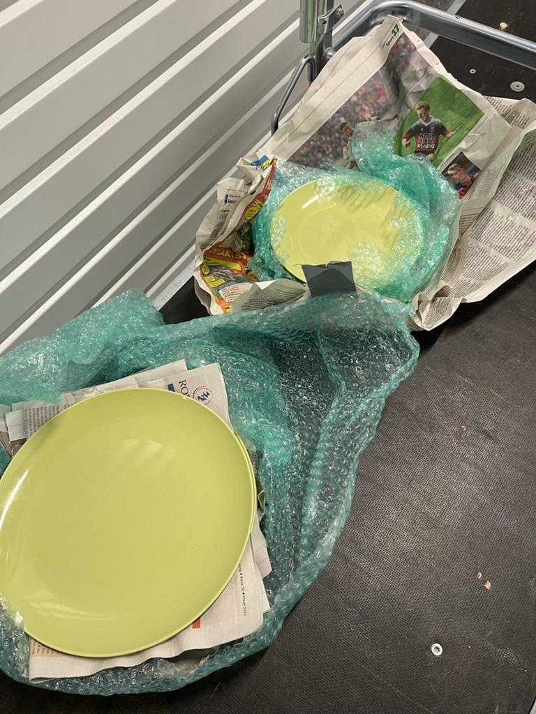 Ikea borden en kommen - Groen en paars servies, Huis en Inrichting, Ophalen, Gebruikt, Keramiek, Bord(en)