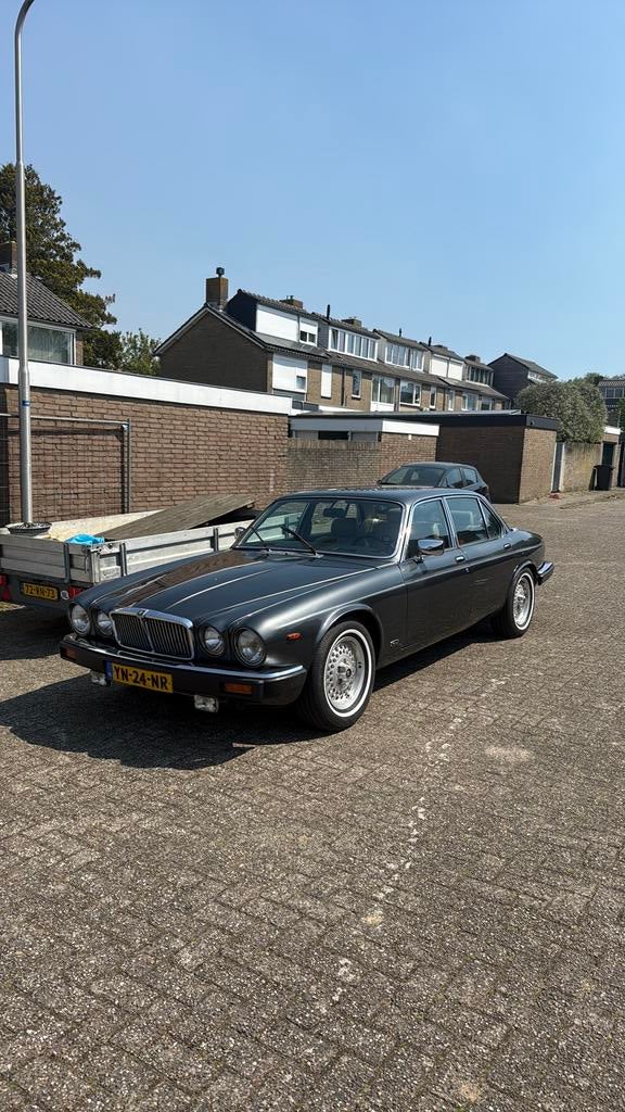 Jaguar Sovereign 5.3 V12 AUT K6 1990 Grijs, Auto's, Jaguar, Automaat, Achterwielaandrijving, Beige, Sovereign