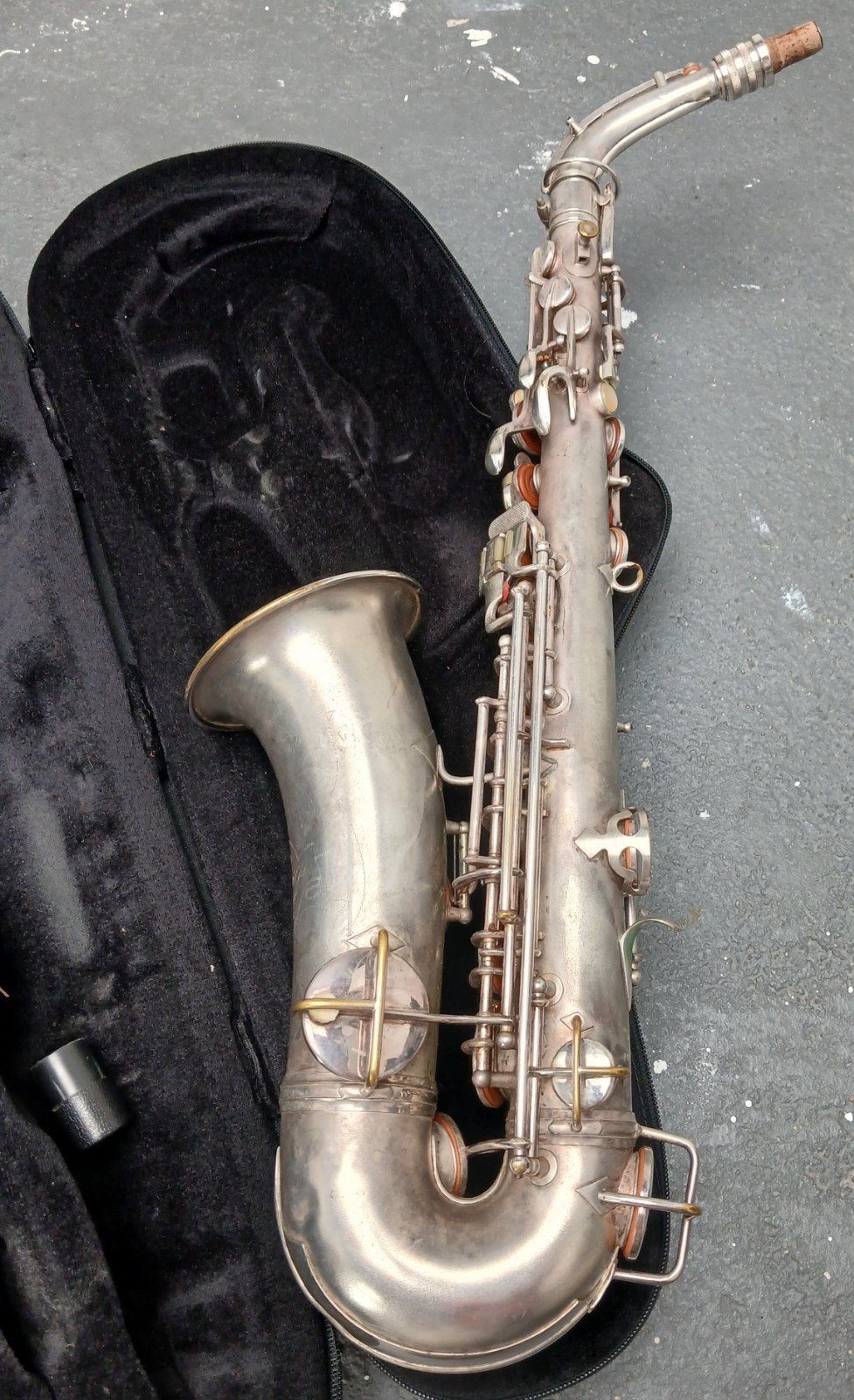 Conn Chu Berry New Wonder Altsaxofoon uit 1928 met koffer, Muziek en Instrumenten, Ophalen of Verzenden, Gebruikt, Alt, Met koffer