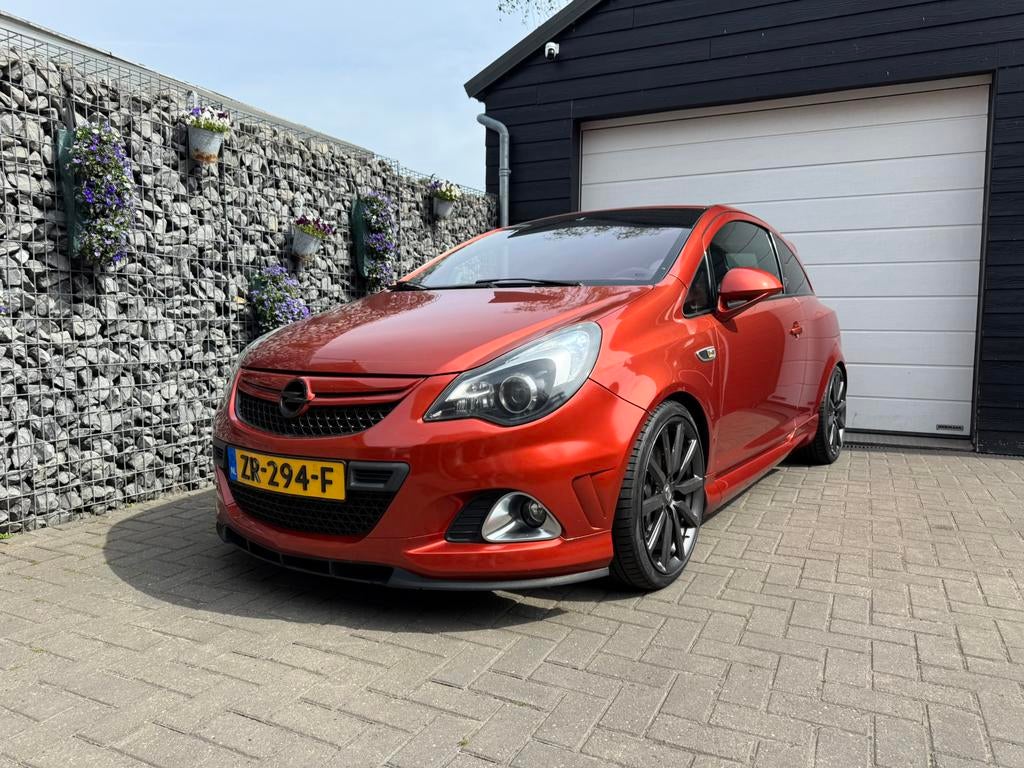Opel Corsa 1.6 OPC 155KW 3D 2011 Nurburgring Recaro Brembo, Euro 5, Zwart, Leder en Stof, Handgeschakeld