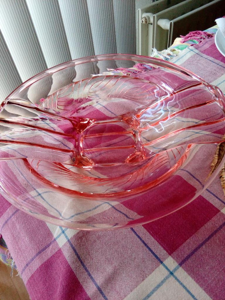Walther persglazen schaal rose nette staat., Ophalen