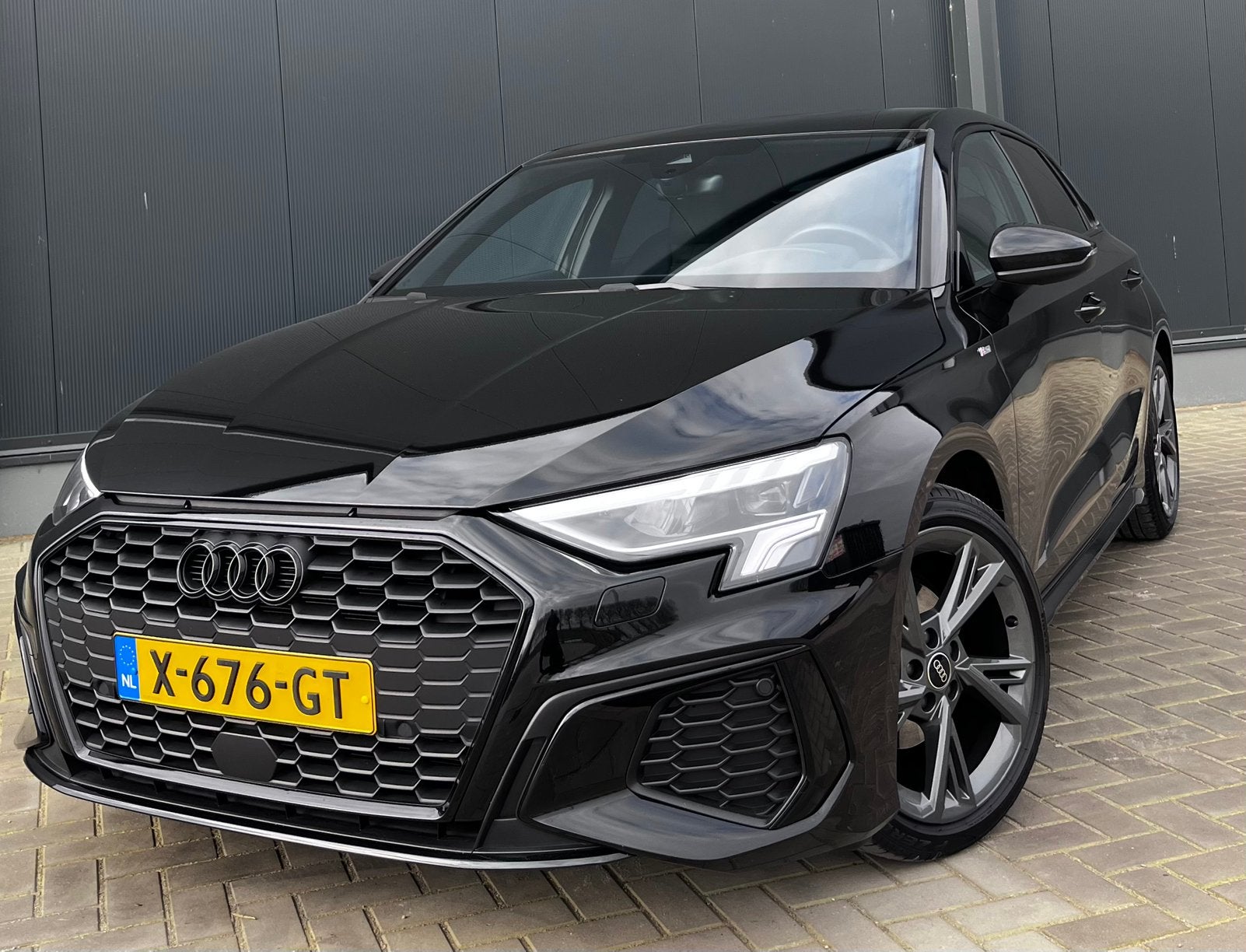 Audi A3 sportback 150pk | S-line | Audi garantie nov 2027, Auto's, Audi, 1498 cc, 4 cilinders, Zwart, Origineel Nederlands