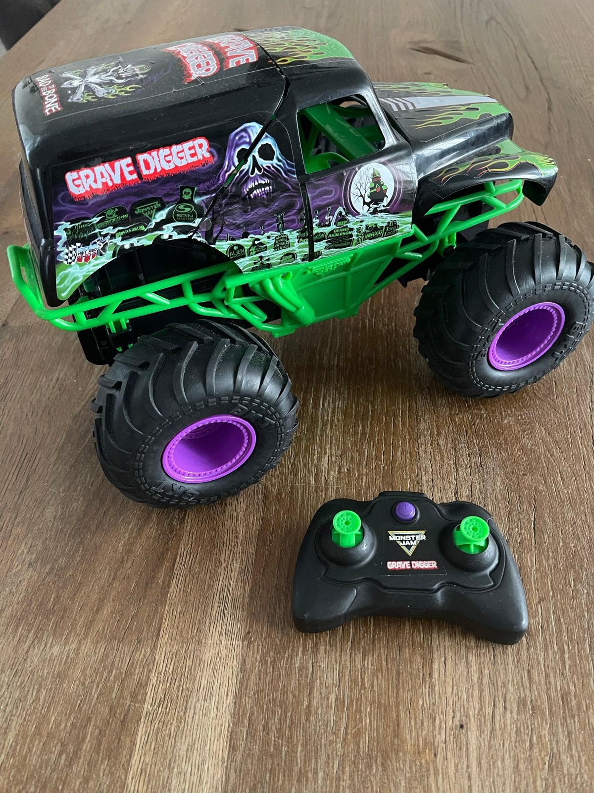 Monster Jam Grave Digger RC Auto met Afstandsbediening, Elektro, Gebruikt, Auto offroad, Ophalen of Verzenden